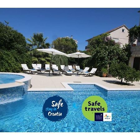 Villa Renipol Adults Only Sutivan ภายนอก รูปภาพ
