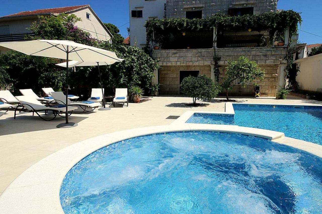 Villa Renipol Adults Only Sutivan ภายนอก รูปภาพ