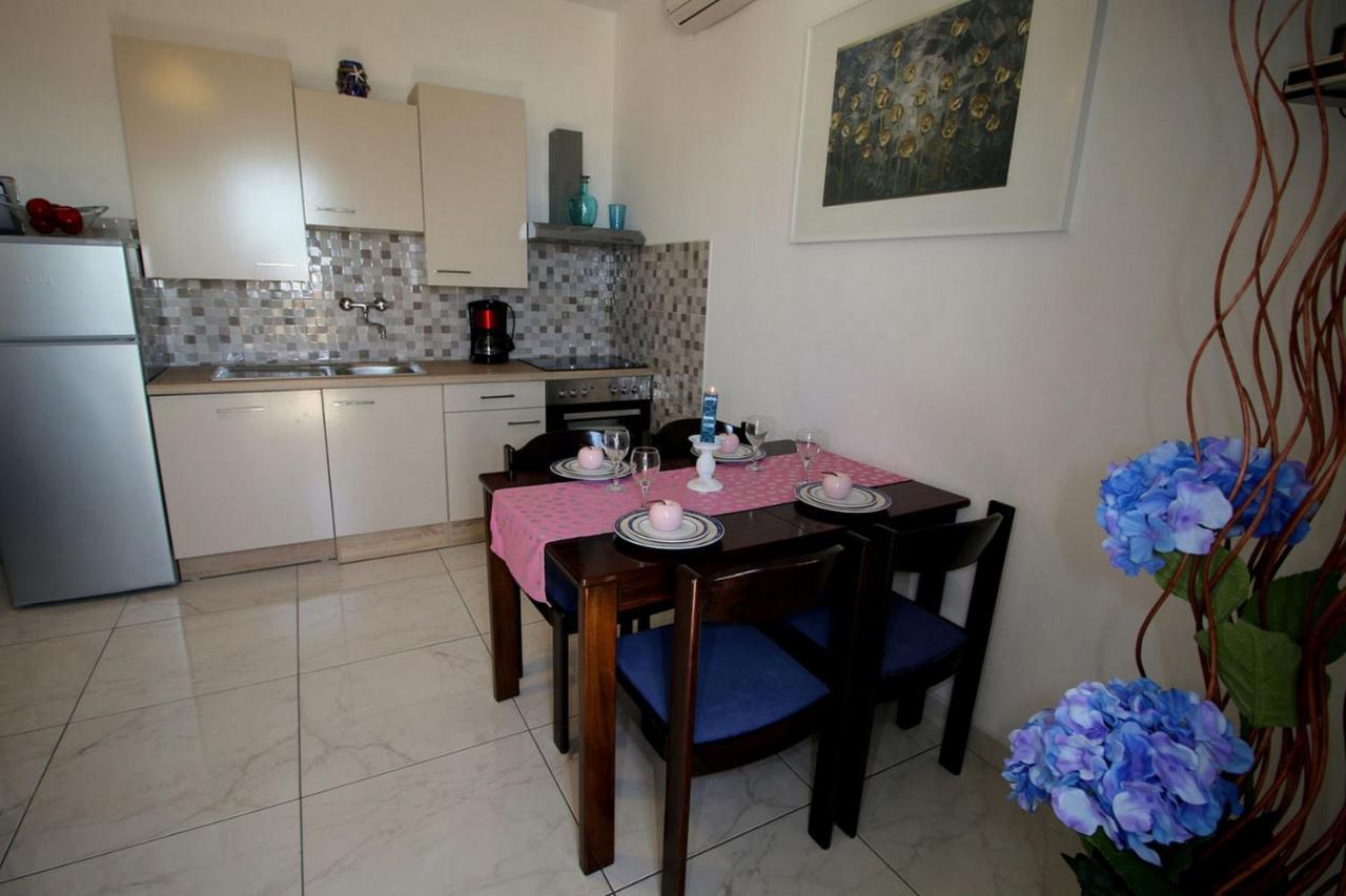 Villa Renipol Adults Only Sutivan ภายนอก รูปภาพ