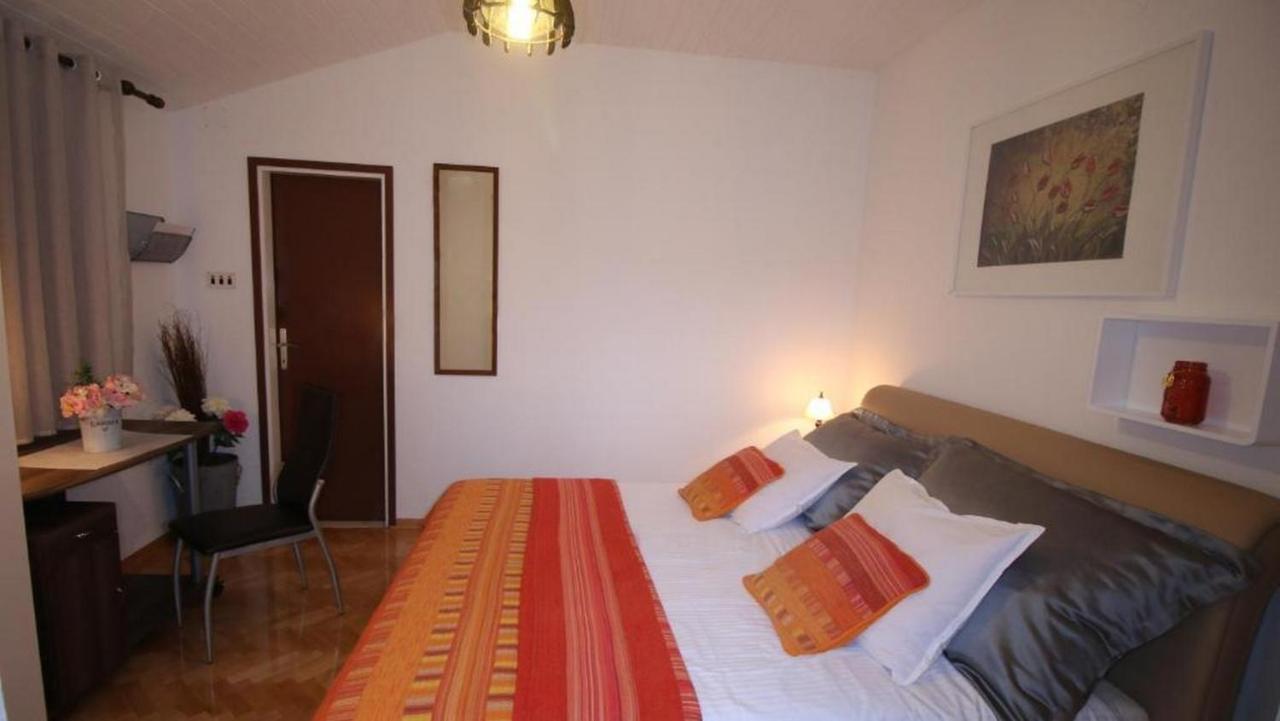 Villa Renipol Adults Only Sutivan ภายนอก รูปภาพ