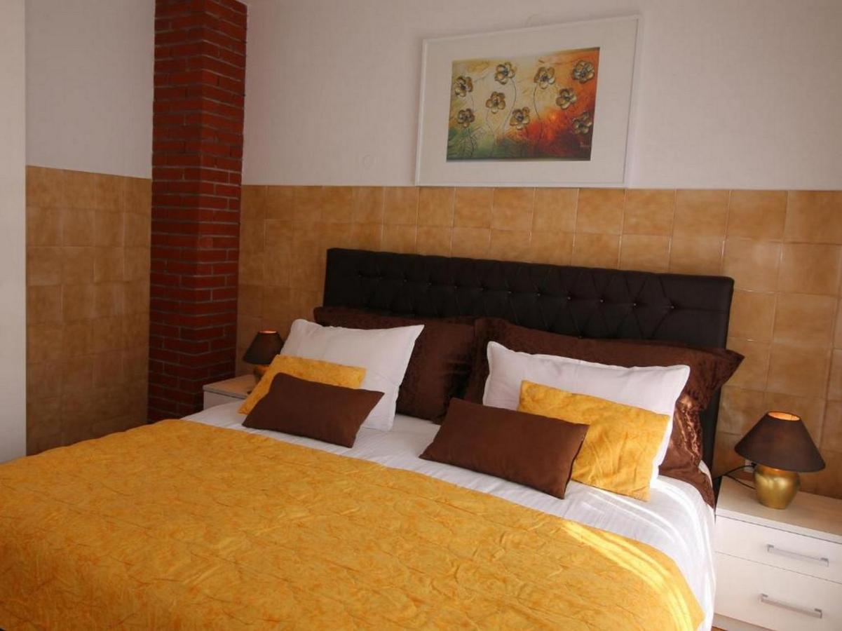 Villa Renipol Adults Only Sutivan ภายนอก รูปภาพ