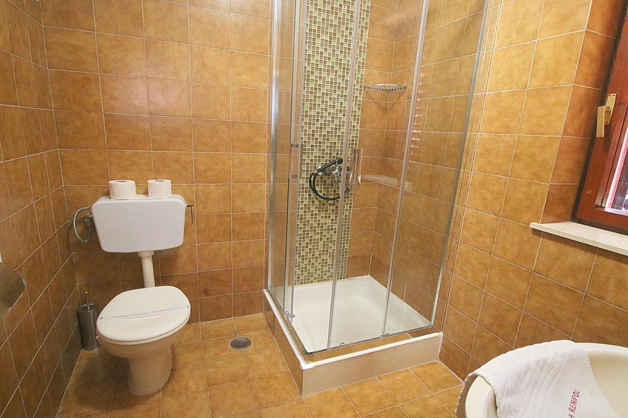 Villa Renipol Adults Only Sutivan ภายนอก รูปภาพ
