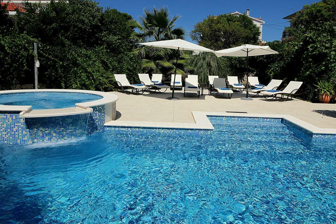 Villa Renipol Adults Only Sutivan ภายนอก รูปภาพ